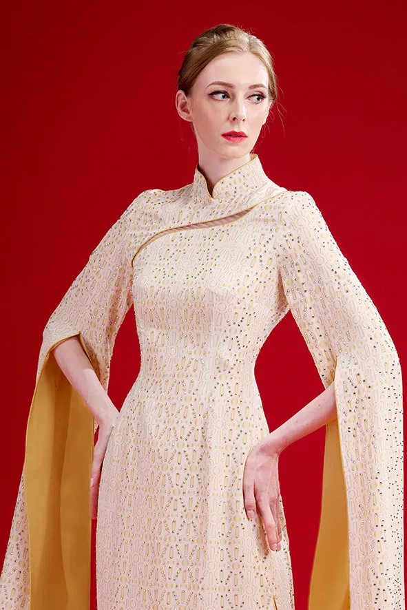 【GATE CARVING】100% Silk Crystal Cheongsam Wedding Gown  (Bell Sleeve / Regular Fit) (鐵閘) (嫁囍金紅)