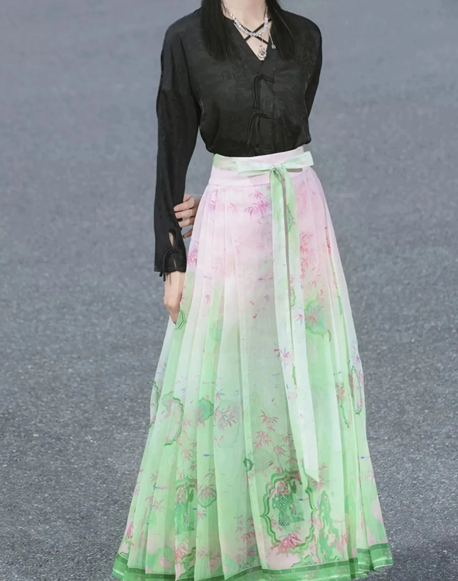 New Chinese Style | Black & White Shirt Women's Horse Face Skirt Suit