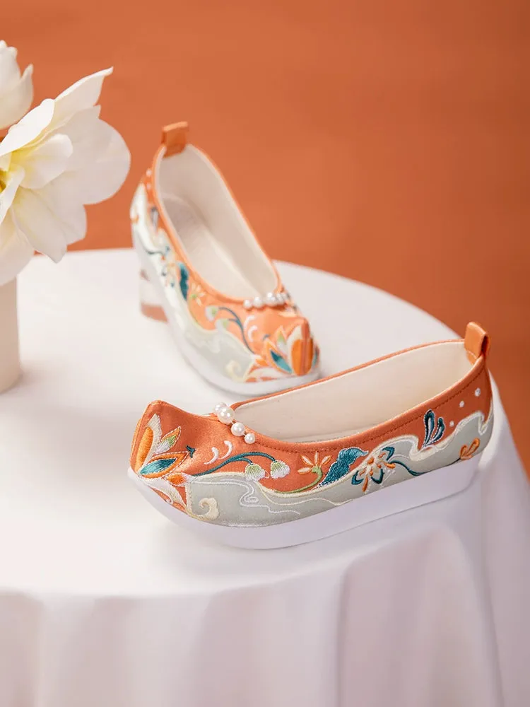 Orange&White Hanfu shoes, pearl upturned, retro embroidery with ancient embroidered shoes, women's ancient style shoes
