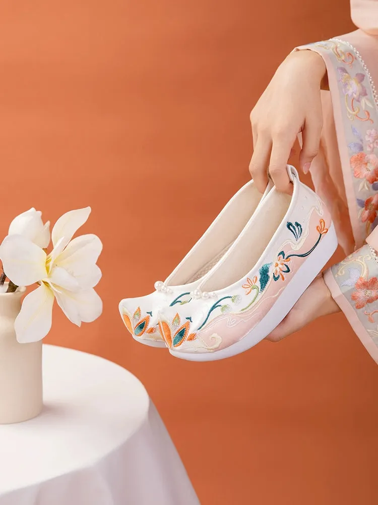 Orange&White Hanfu shoes, pearl upturned, retro embroidery with ancient embroidered shoes, women's ancient style shoes