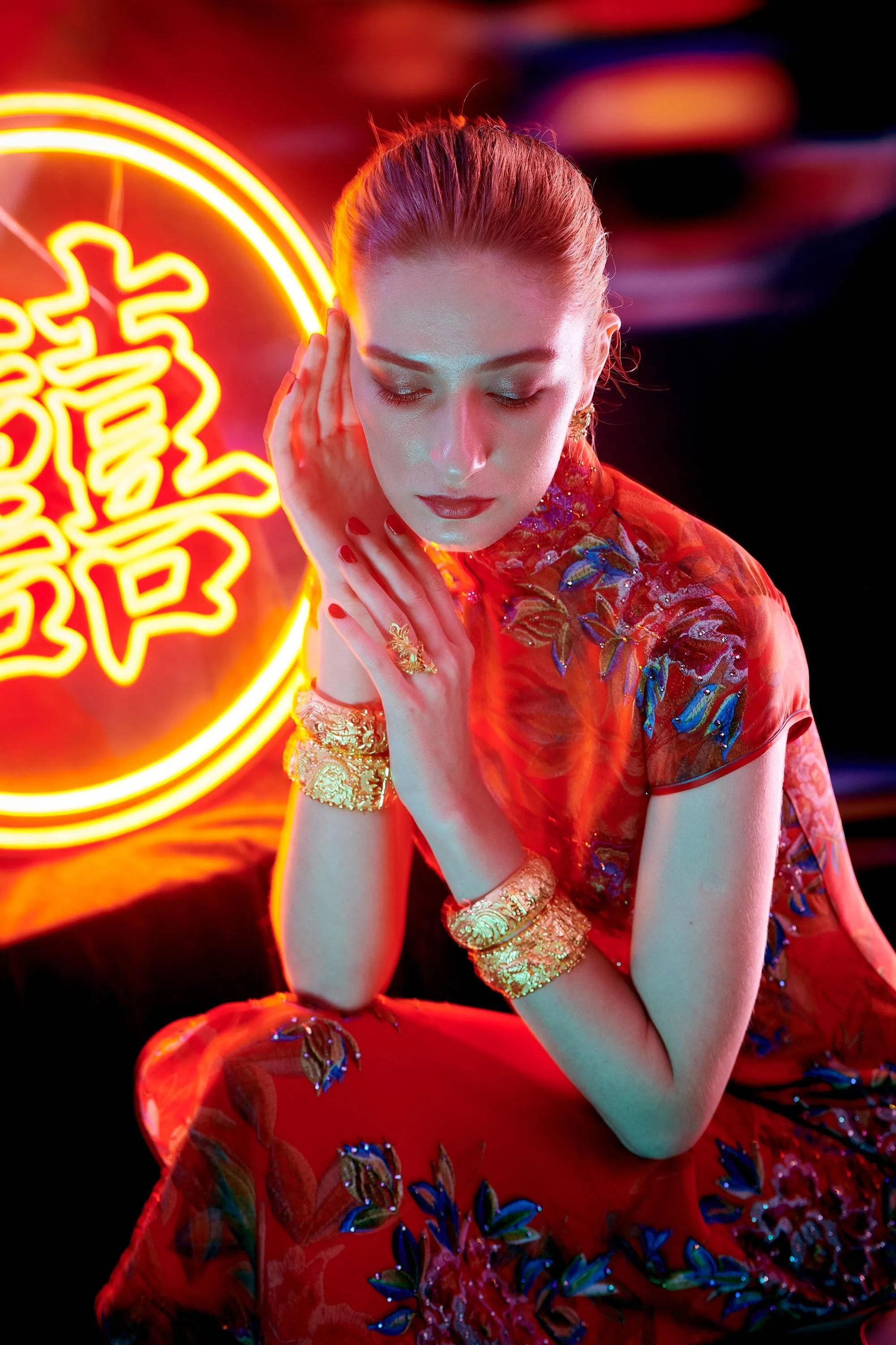 【PEONY】 Haute Couture 100% Silk Crystal Cheongsam (Cap Sleeve)