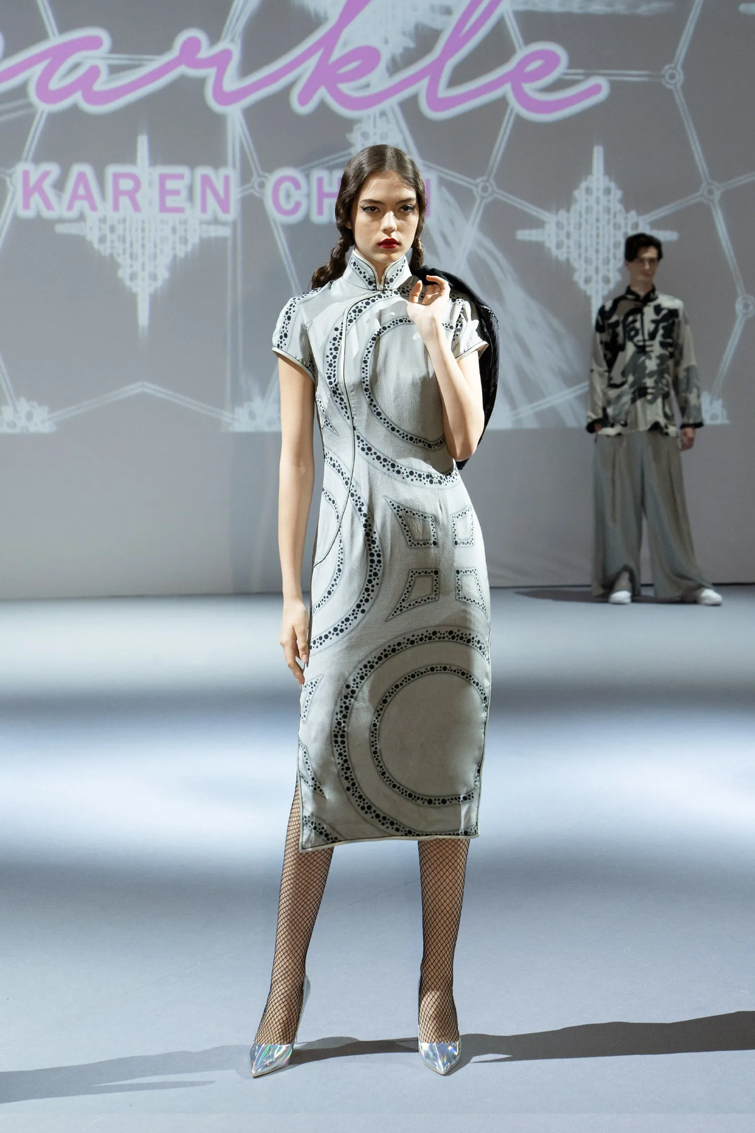 【PROSPERITY】100% Silk Cheongsam (Cap Sleeve)