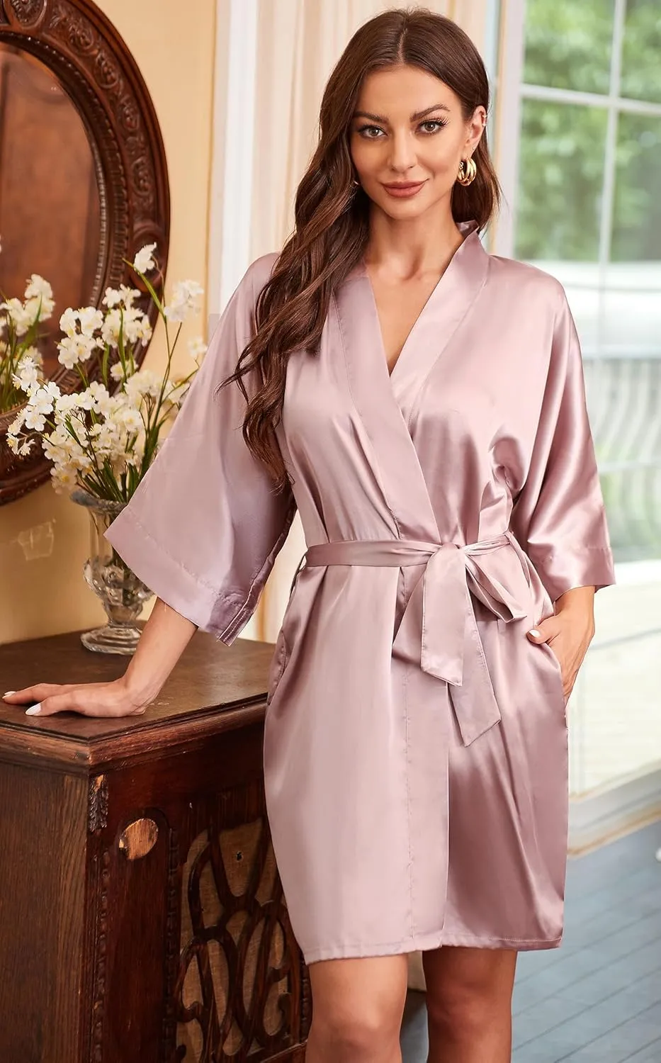 The Bund Women's Silk Robe Short Satin Bathrobe Lightweight Wedding Robes for Bridal Party Bride Bridesmaids Loungewear